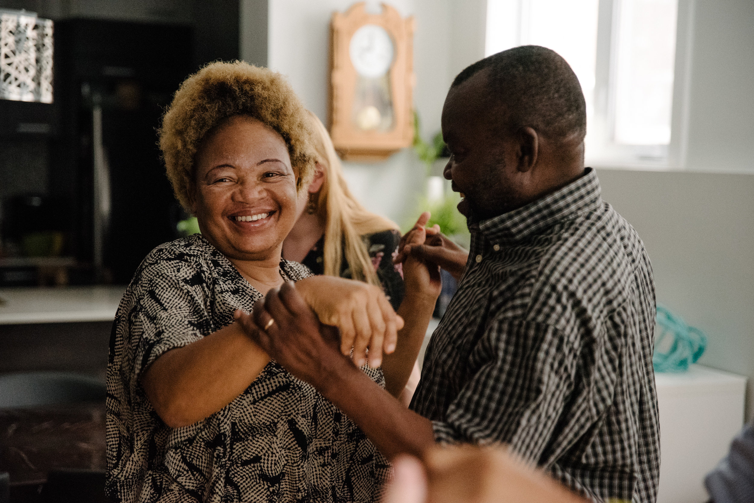 photo-de-danse-dans-l-appartement-photographe-de-famille-a-montreal-marianne-charland-1445.jpg