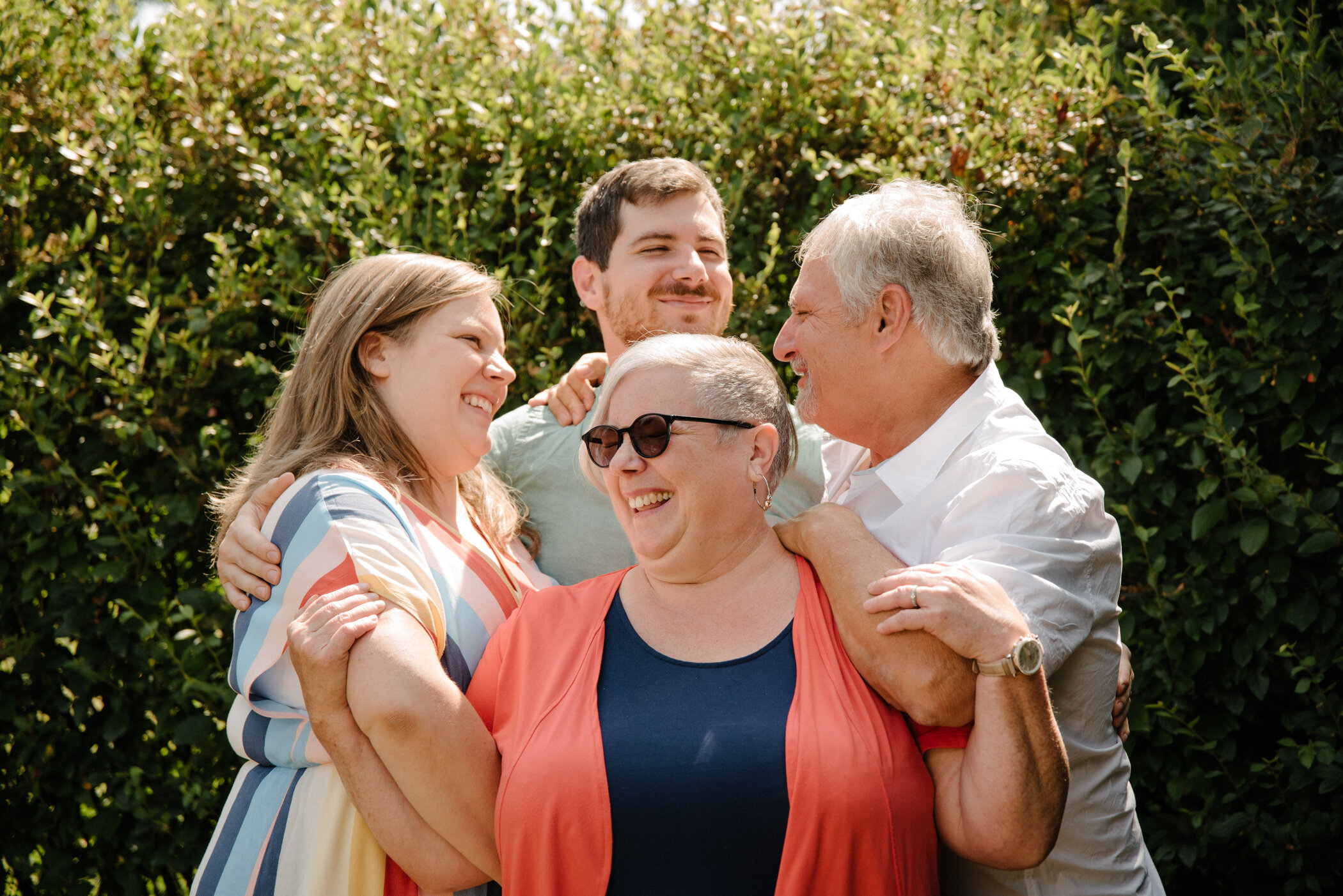 photo-de-famille-elargie-anniversaire-fete-photographe-de-famille-lifestyle-a-montreal-et-victoriaville-2016.jpg