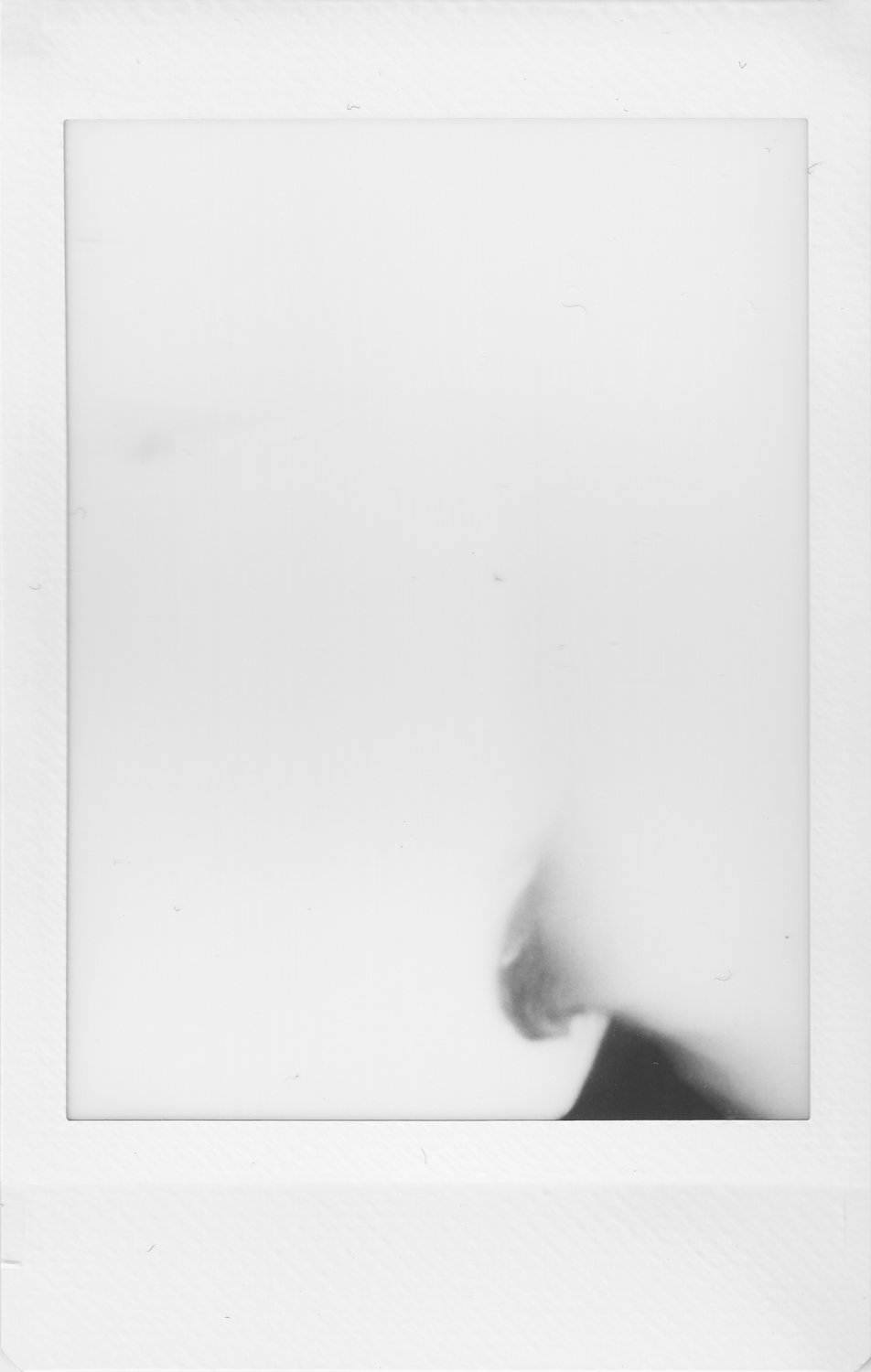 20211214_Instax-2400-4_noir-et-blanc-photo-instantanee-photographe-documentaire-de-famille-a-montreal.jpg