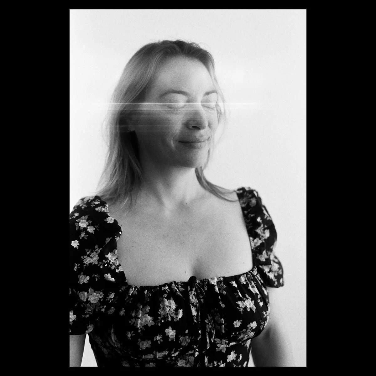 MINI S&Eacute;ANCES EN STUDIO dimanche 26 mai

En solo ou en t&ecirc;te-&agrave;-t&ecirc;te

Derni&egrave;res dispos!

D&eacute;tails et inscriptions : lien en bio

-

Mini s&eacute;ance argentique noir &amp; blanc