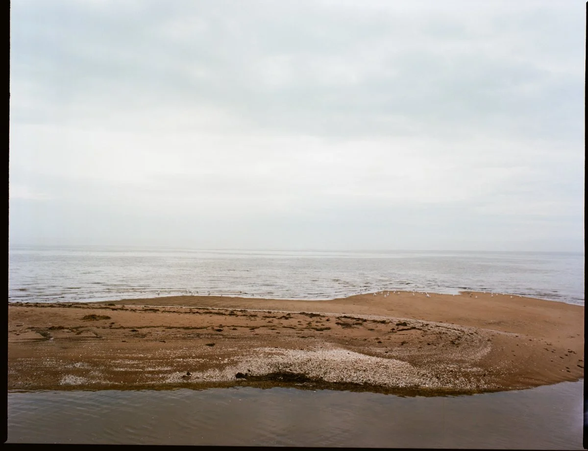 42-photo-noir-et-blanc-horizon-a-la-pointe-a-boisvert-emile-longue-rive-cote-nord-marianne-charland-photographe-lifestyle-et-documentaire-42.jpg