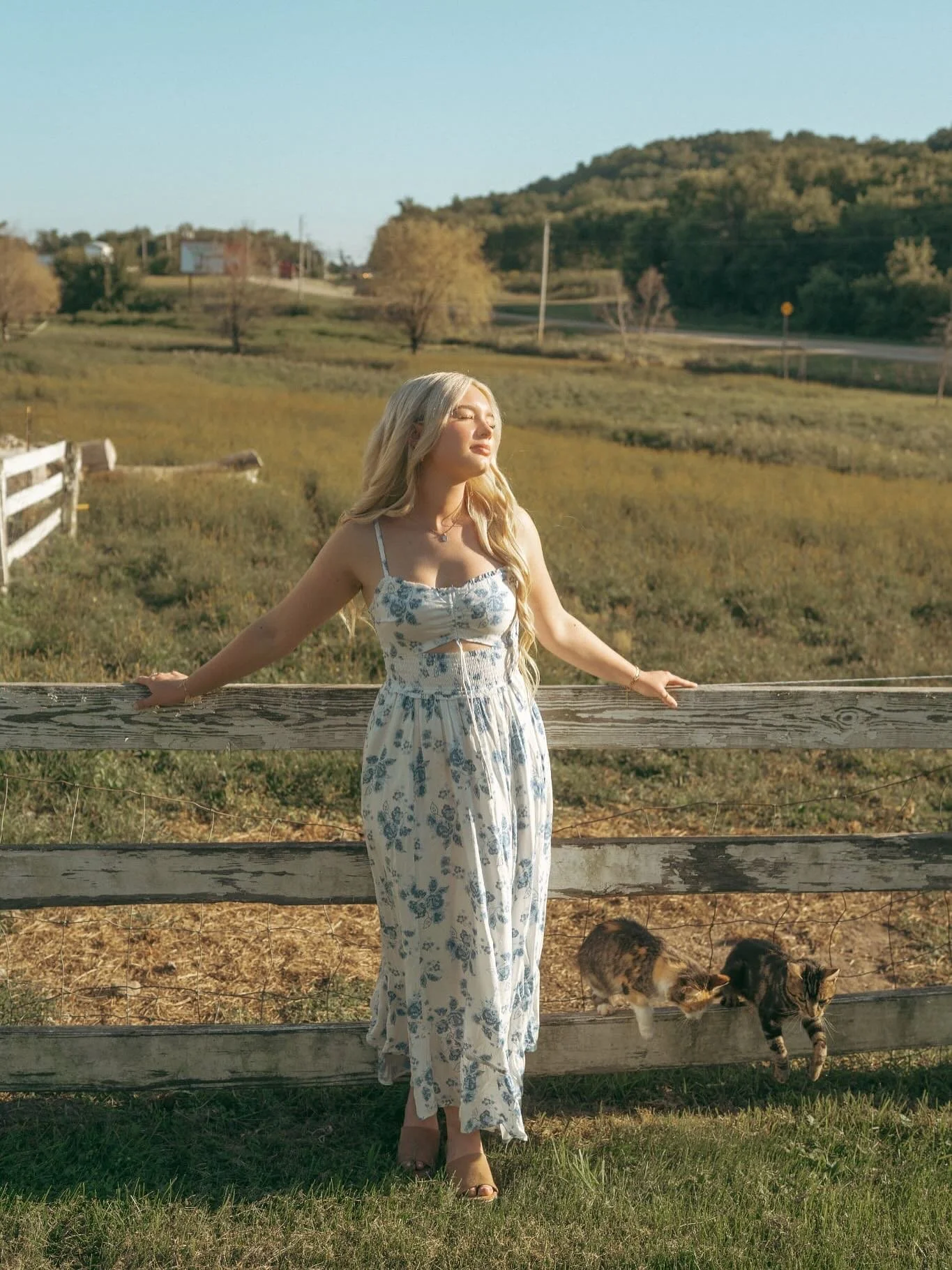 There is just something about this girl in full sun. It&rsquo;s like it was meant to kiss her face. ✨

I was cursing the endless summer that we have been having. I really love fall, but after a cloudy day yesterday, I was really missing the sun. I gu