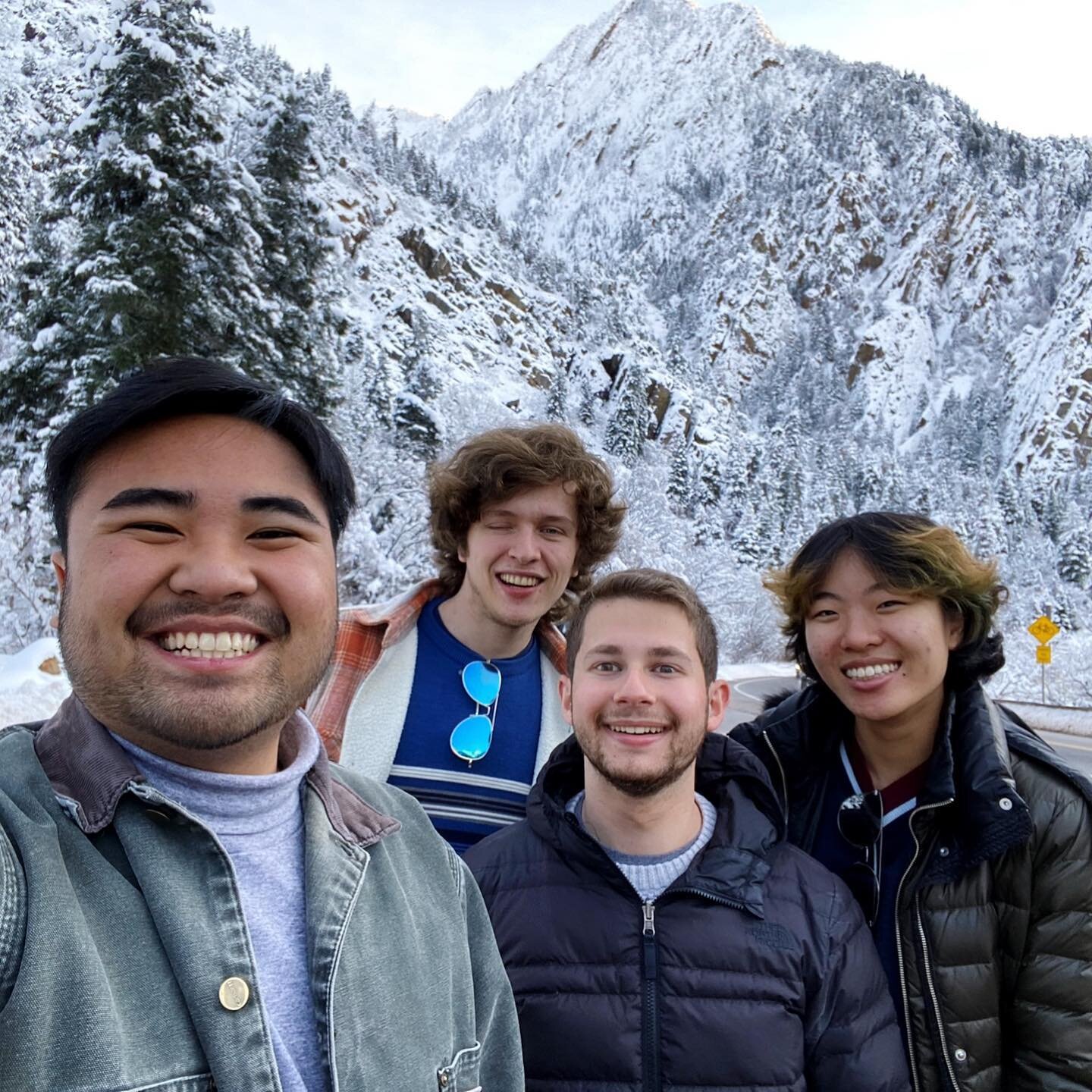 U rock, Utah! 🪨🐝❄️ The Whiffs have had a blast reuniting in the winter wonderland of the sensational Salt Lake City!

After a fantastic week of snowshoeing, puzzle-building, and hot tubbing in the winter snow, the Whiffs are feeling as rejuvenated 