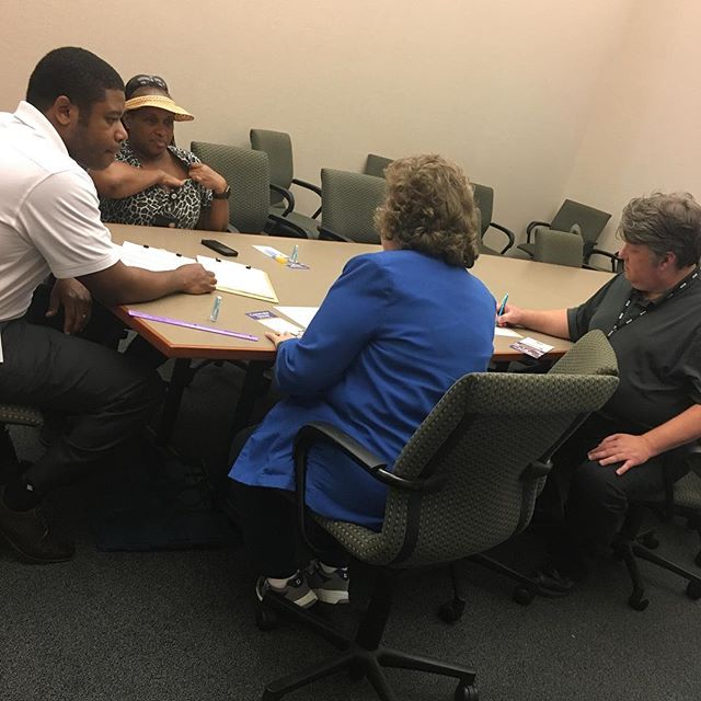 We’re in the Claiborne building getting state employees registered with Commuter Krewe! We had commuters lined up waiting for us!