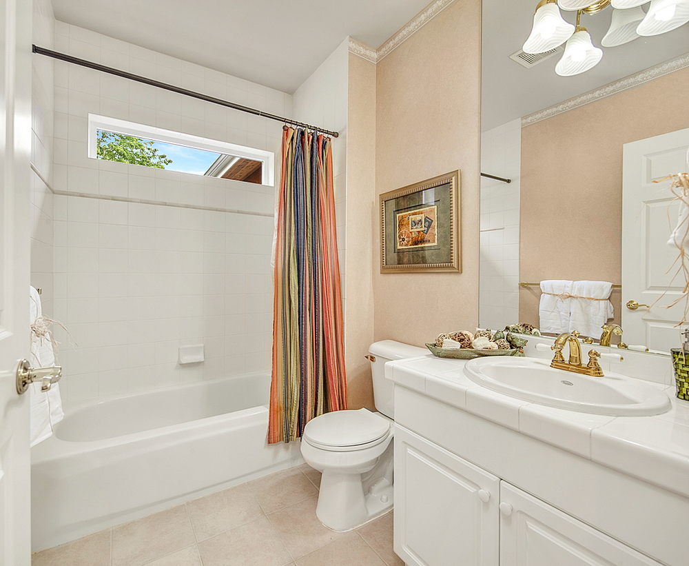 bathroom_mls+-+Copy.jpg