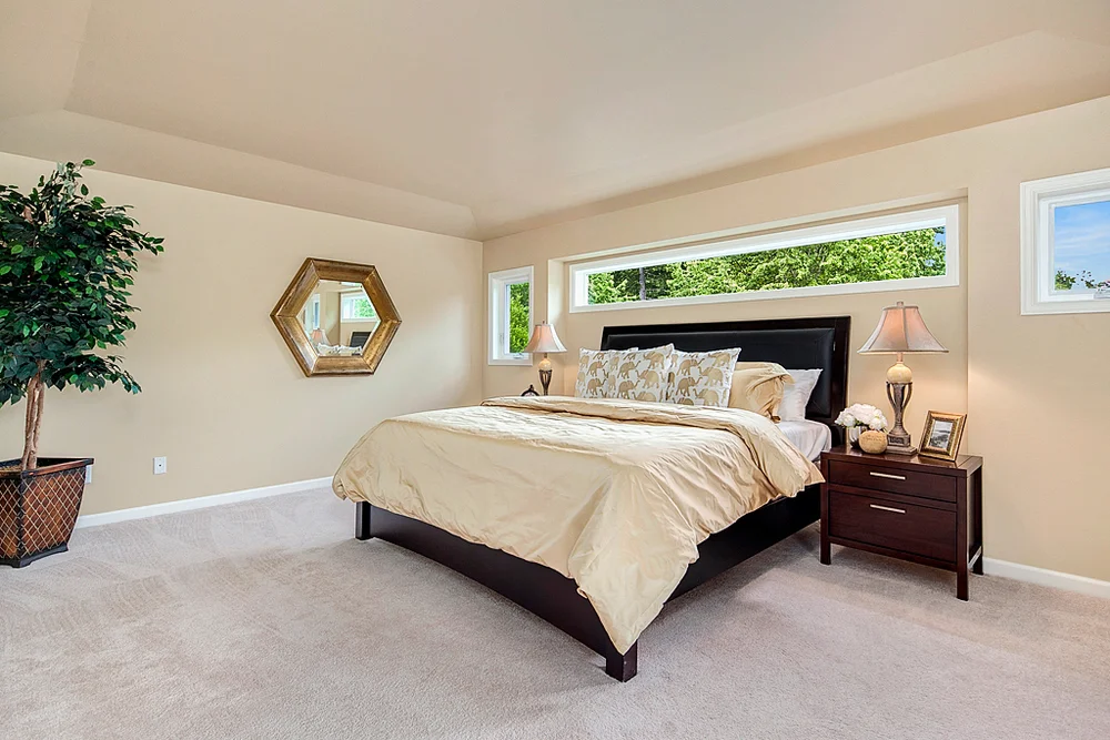 masterbedroom_mls.jpg