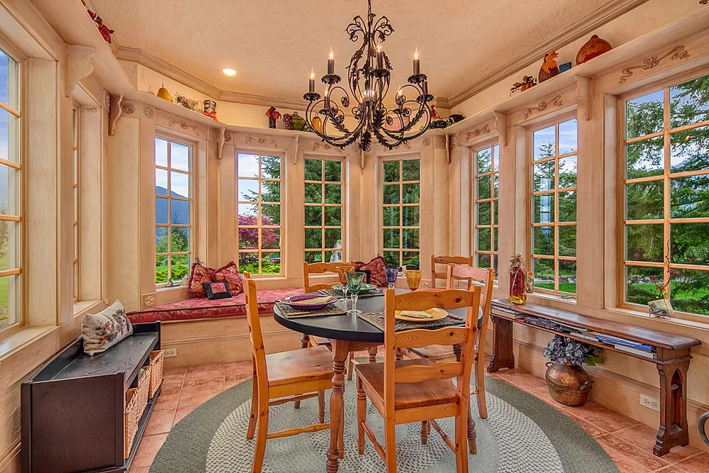 diningarea_mls.jpg