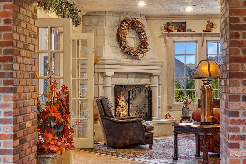 familyroom4_mls.jpg
