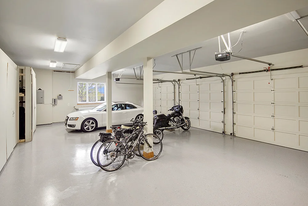 garage_mls.jpg