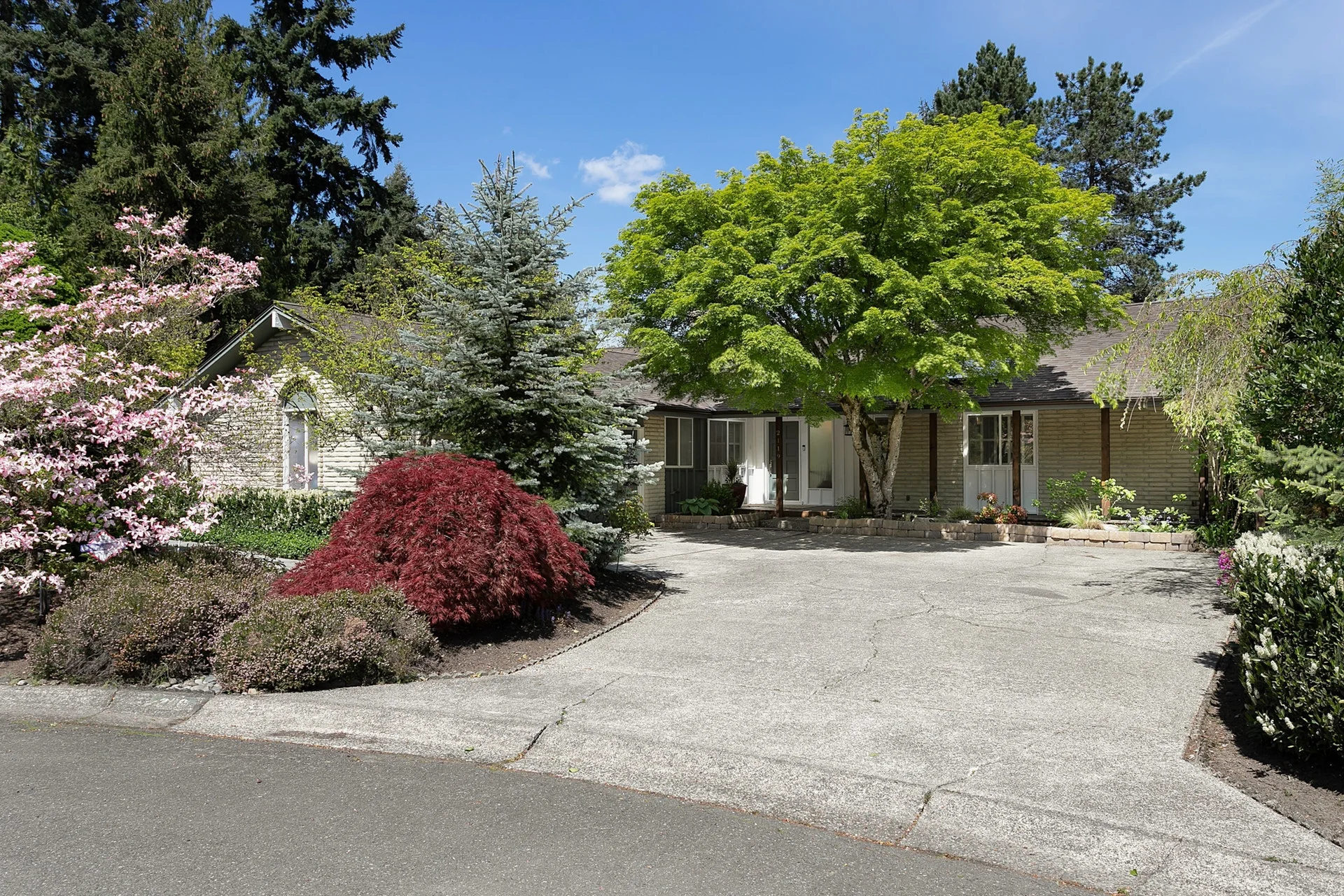 SOLD! Live the good life in Tam O'Shanter for $1,230,000