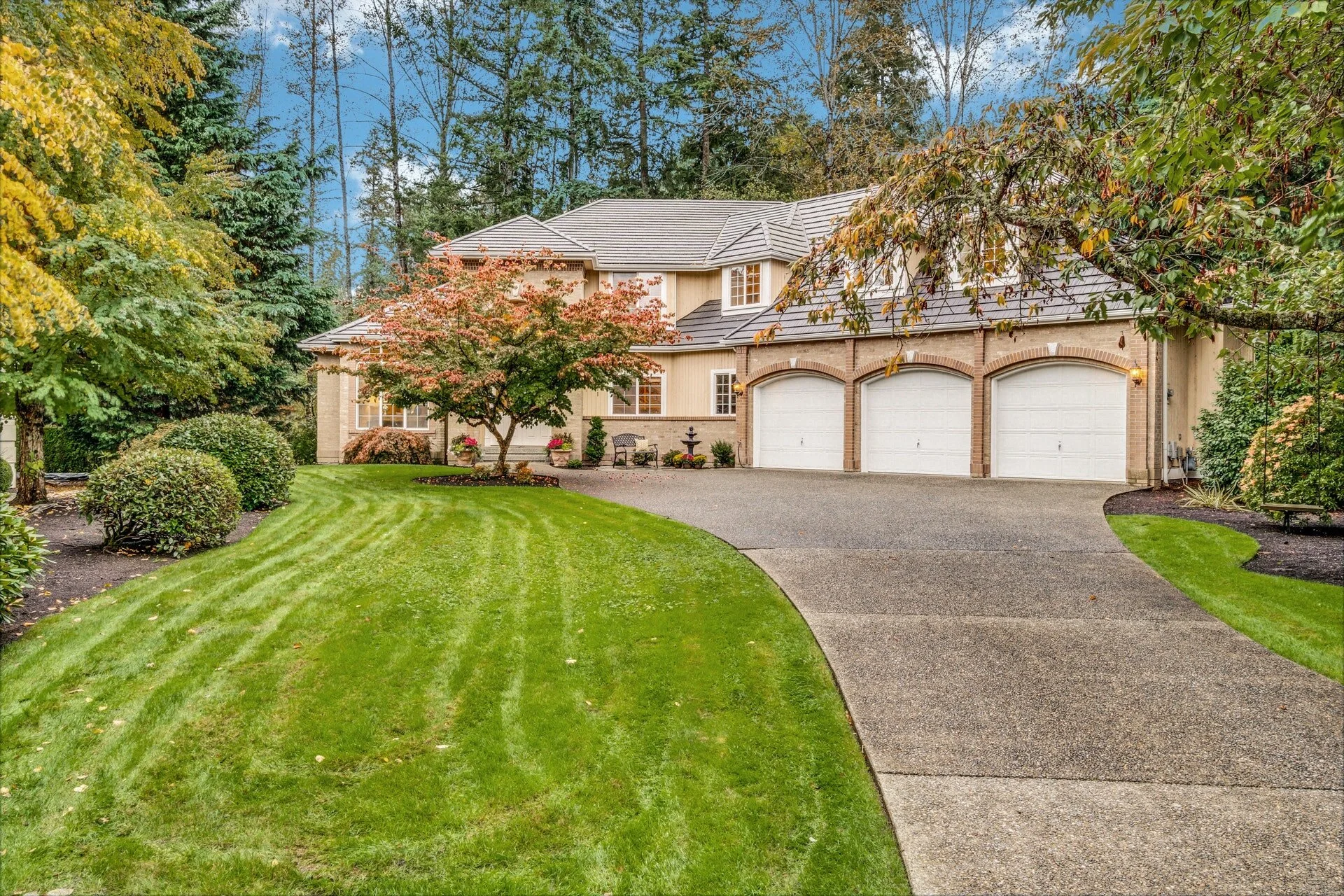 SOLD! Sophisticated Custom in Lac Riant for $1,557,551