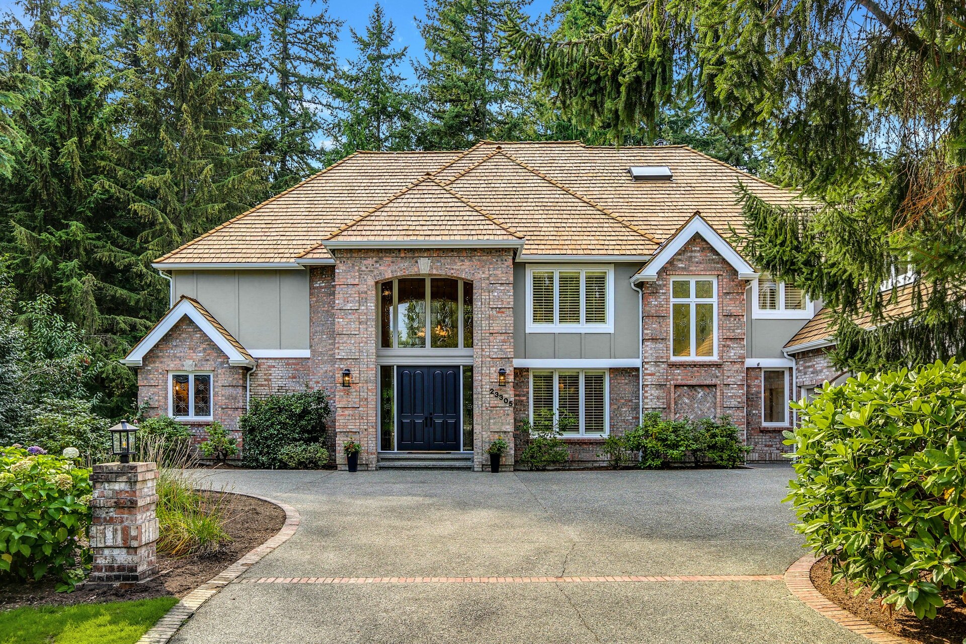 SOLD! Privacy &amp; Panache on the Plateau for $2,135,000