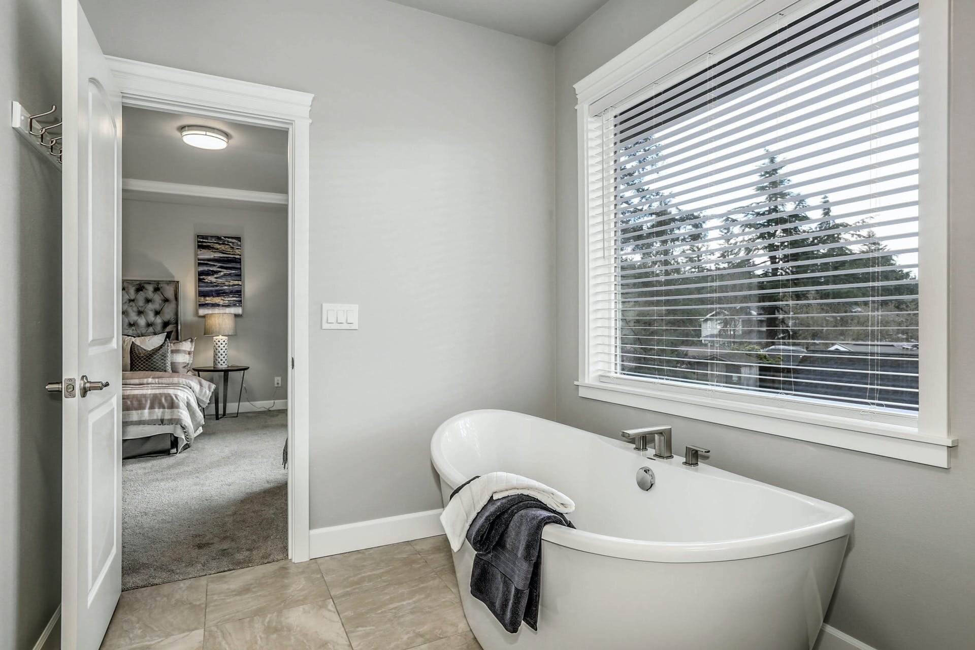 045-372805--Blended-330_HDR.jpg