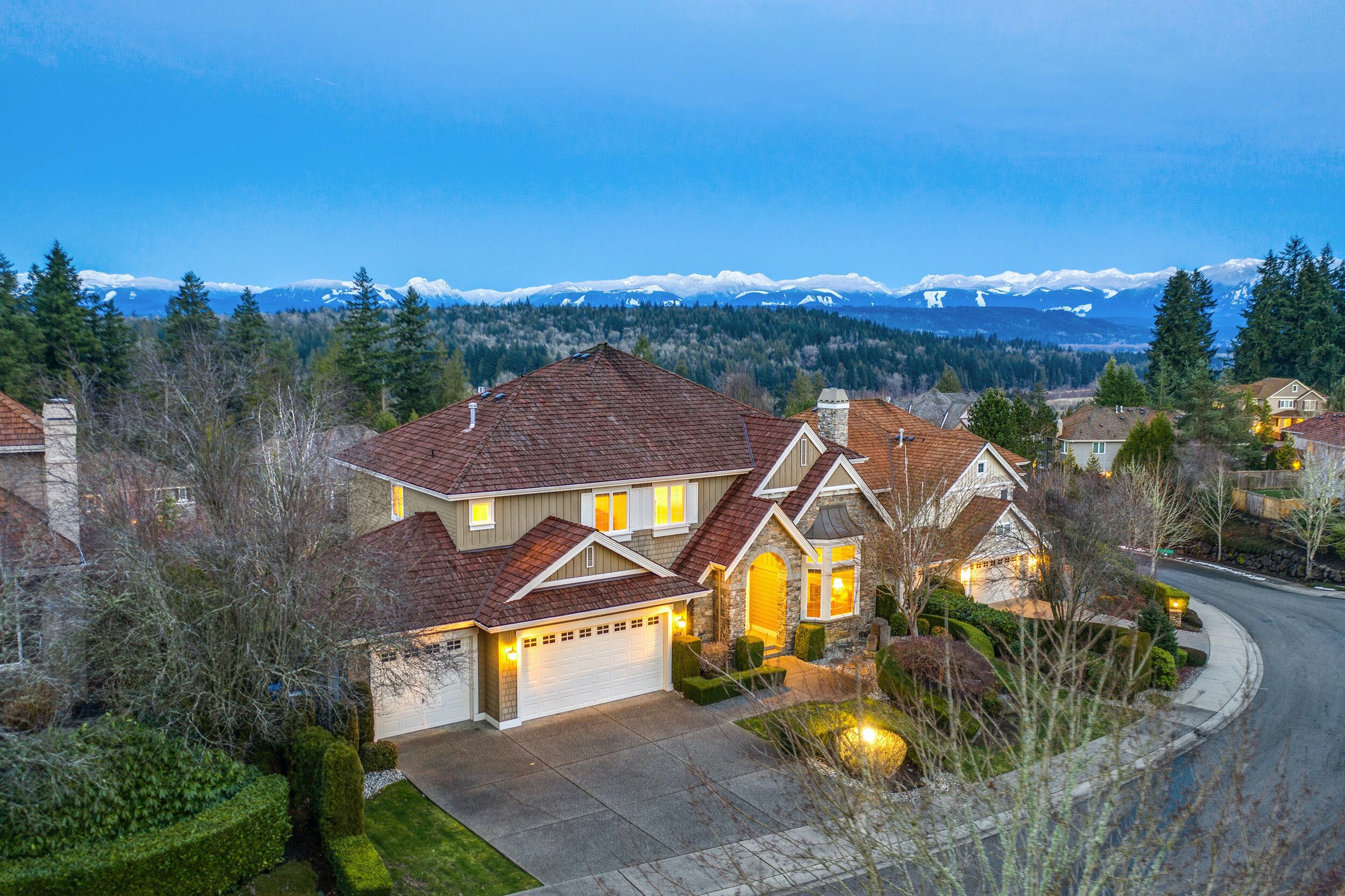 SOLD! Stunning uninterrupted views in Aldarra Offered for $2,060,000