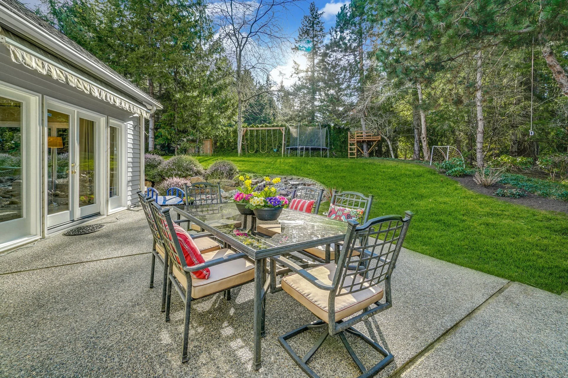 039-374352-JCH08875_HDR.jpg