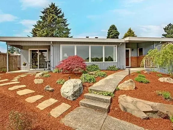 Mid-Century Traditional Woodridge Rambler