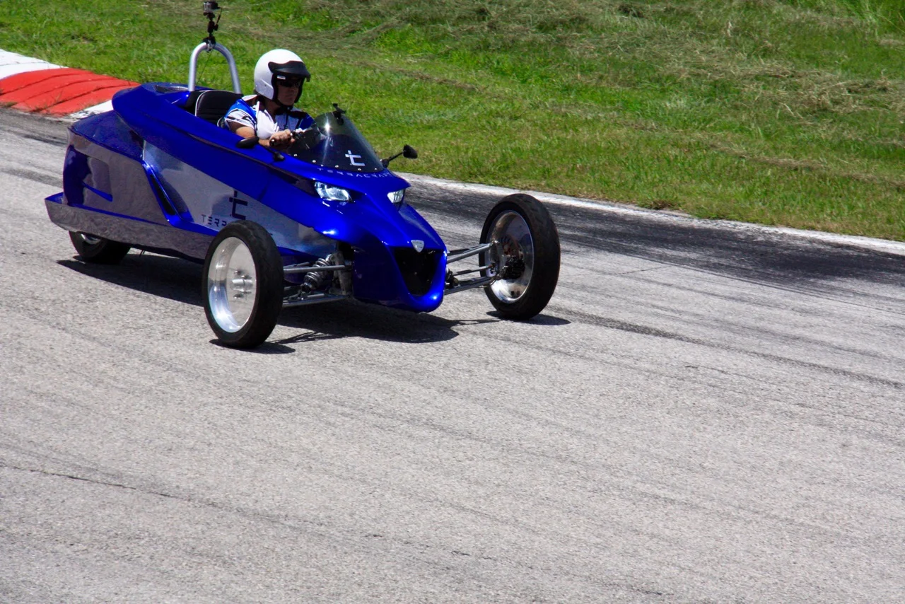 Аэрокосмические инженеры создали трицикл TerraCraft с хитрой подвеской