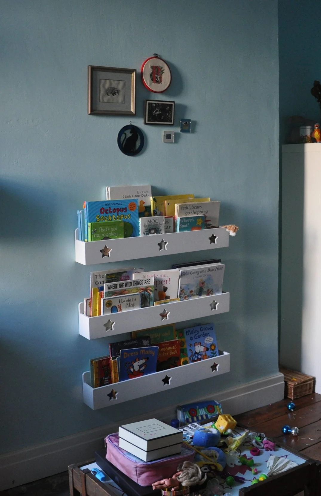 A New Star Bookcase For A Toddler Bedroom