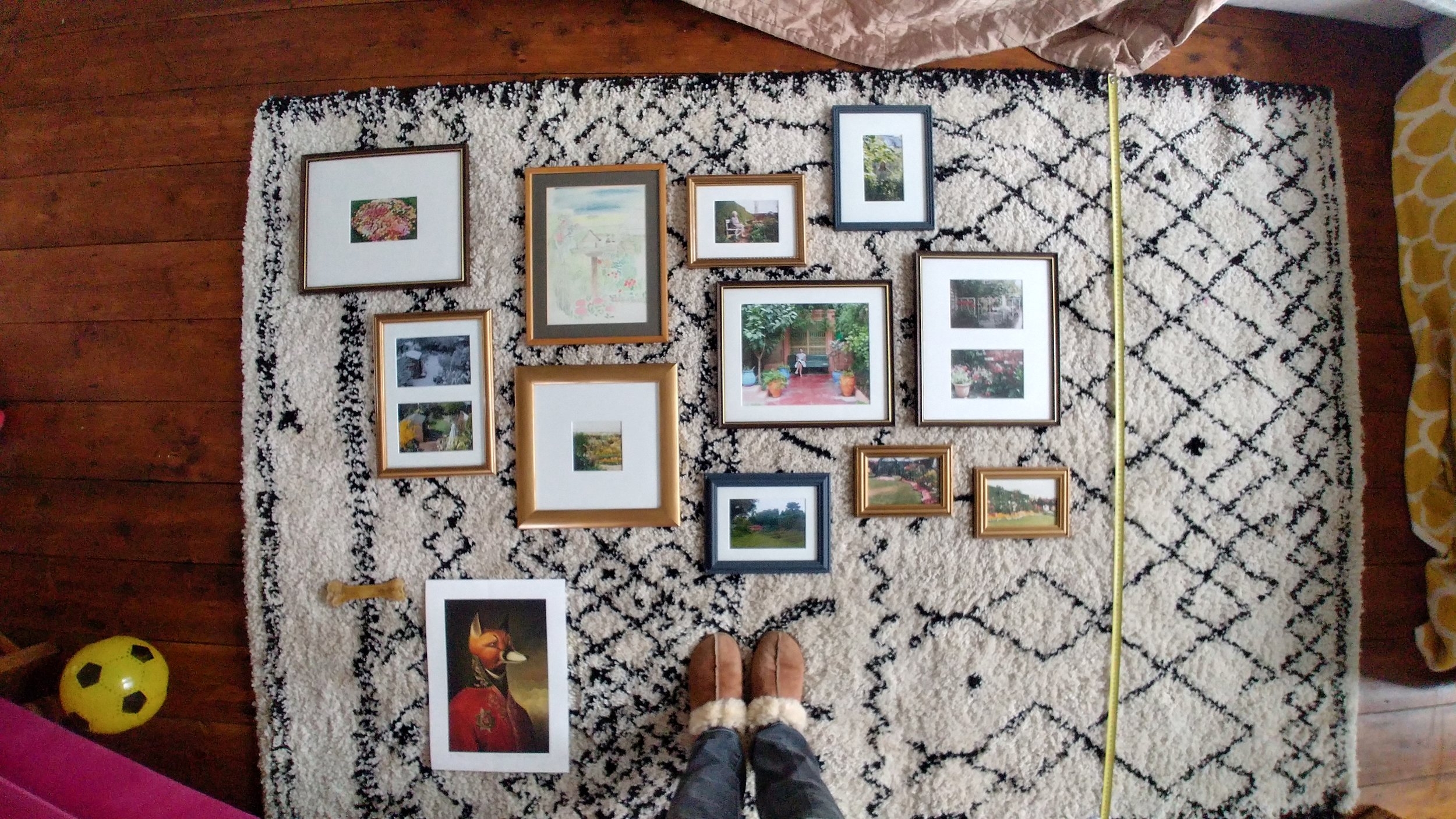 How to Upcycle Old Picture Frames and Hang a Gallery Wall — Alice de Araujo