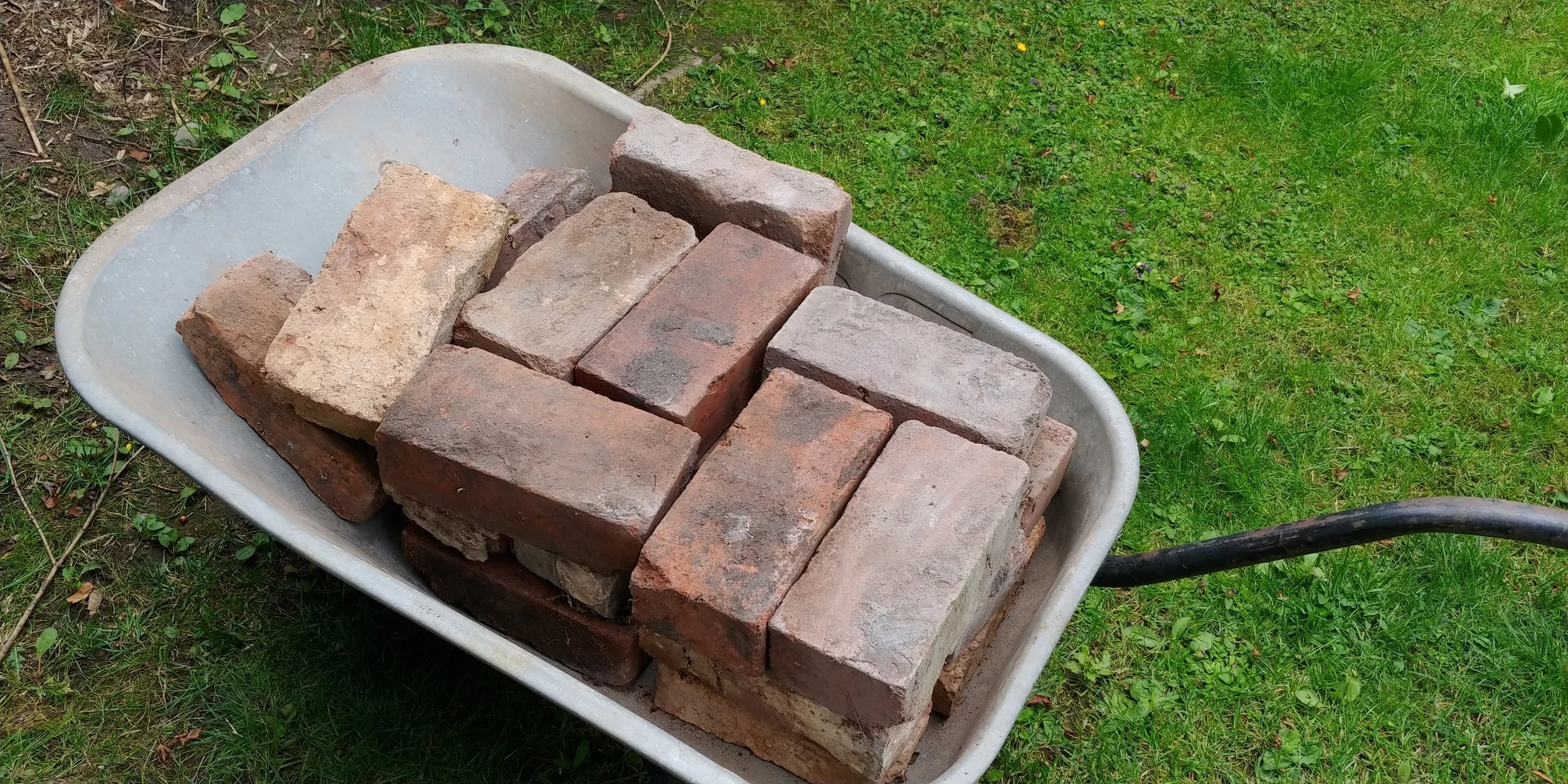 How to Lay a Patio from Reclaimed Bricks — Alice de Araujo