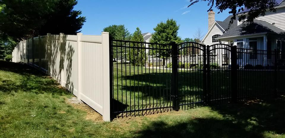 Vinyl Fence with Metal Fence