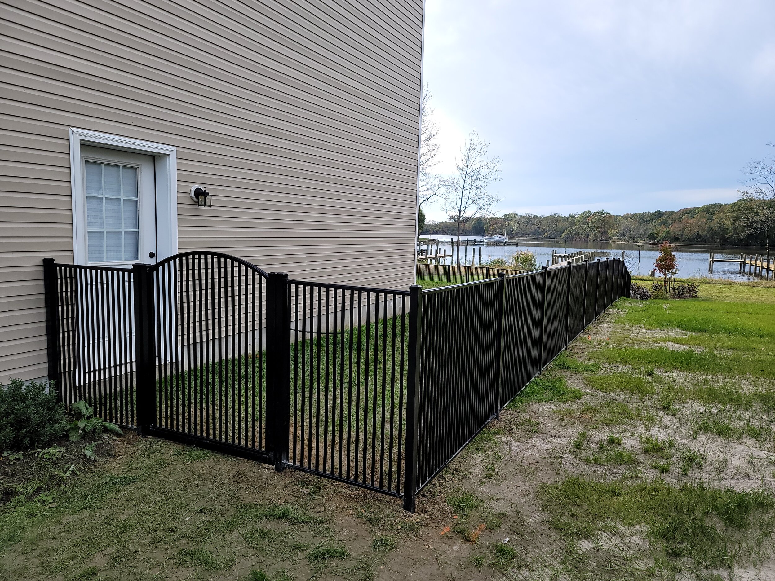 Aluminum Fence with Gate