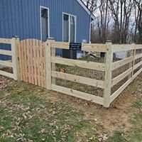 Short Wood Fence with Gate 2.jpg