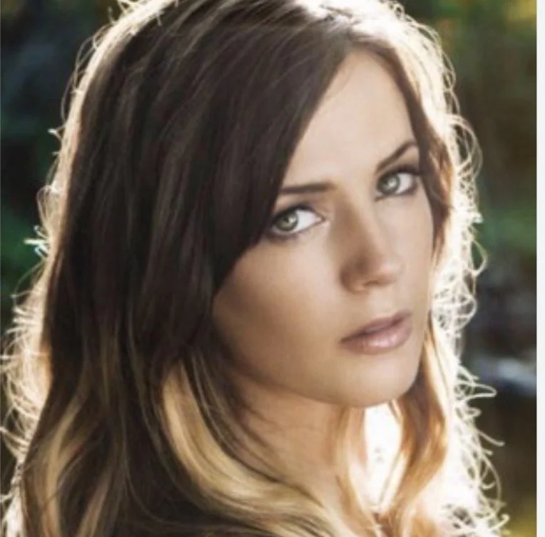 Live Music on the Tasting Terrace with Anna Laprad.