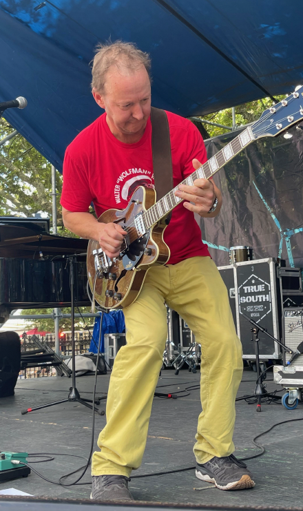 Live Music with New Orleans artist Alex McMurray - a Move to Martinsville/ Music in the Box production.