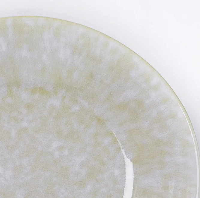 dinnerwhitebatikplatedetalle.jpg