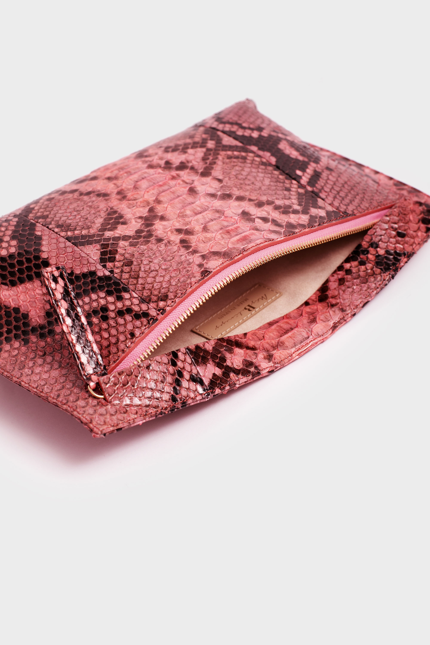 9D2FEF26-1B63-44EF-BF58-BE58D01A764F