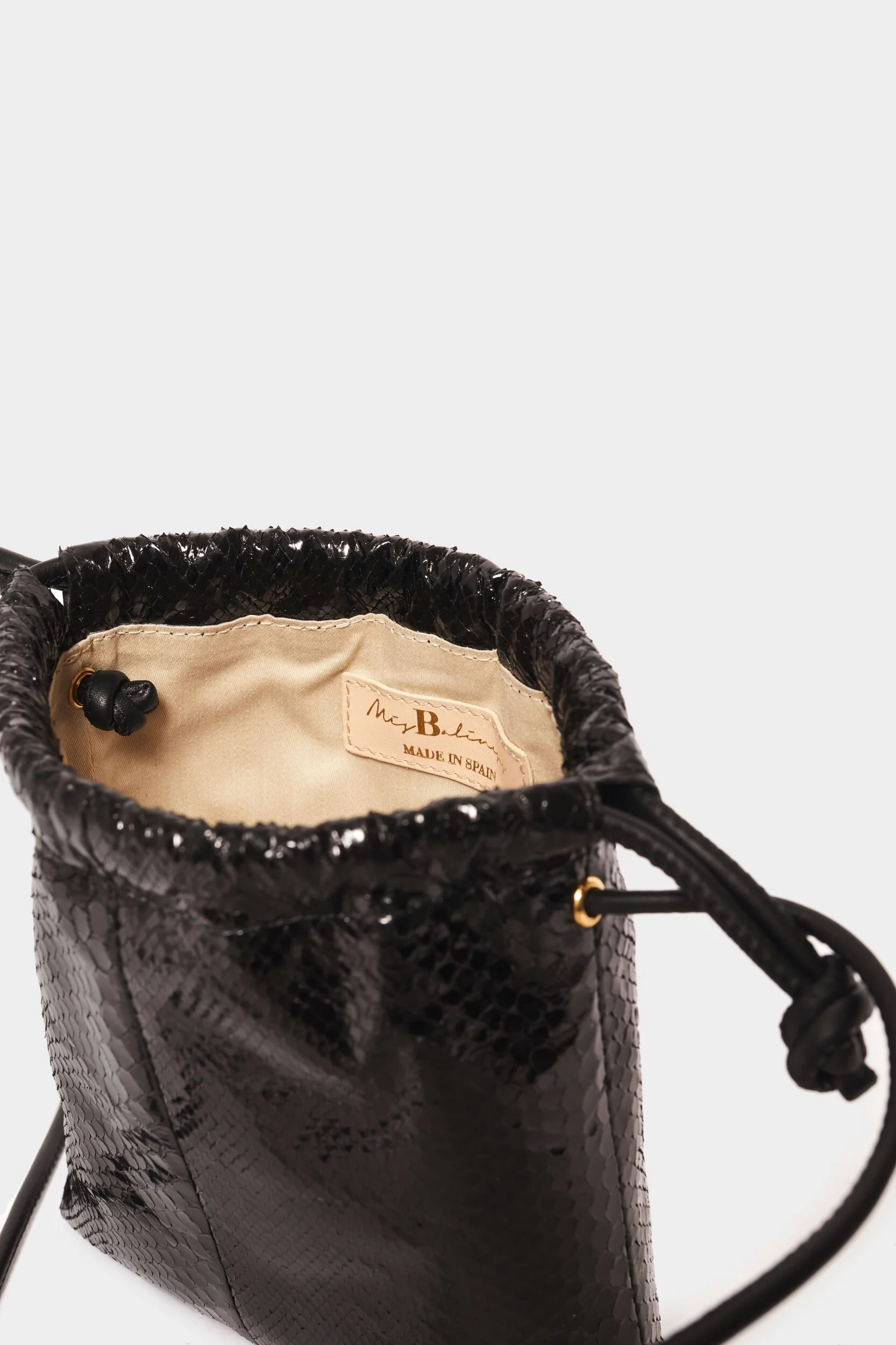 A5BD3FFB-4A00-4B37-8D0C-64B9A2E24F50