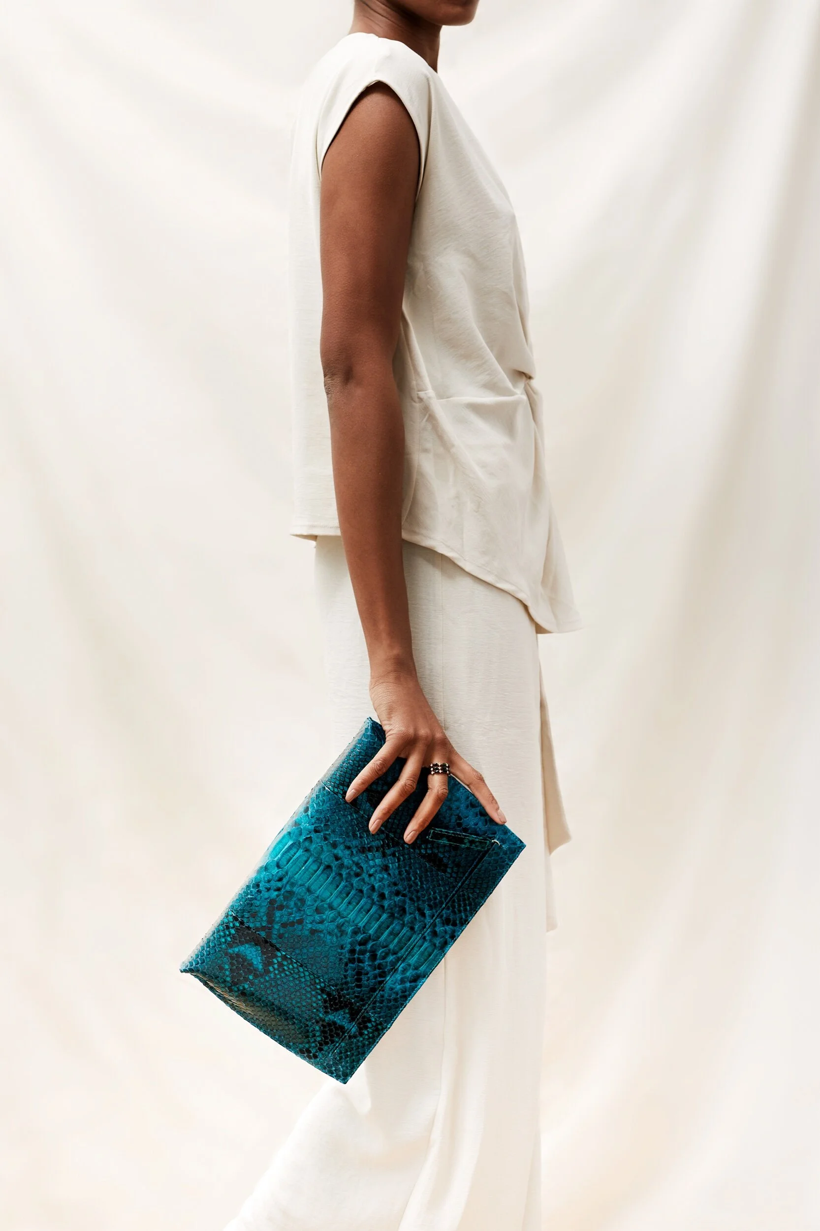 231613D9-464C-48F1-89AC-469AE0D369FD