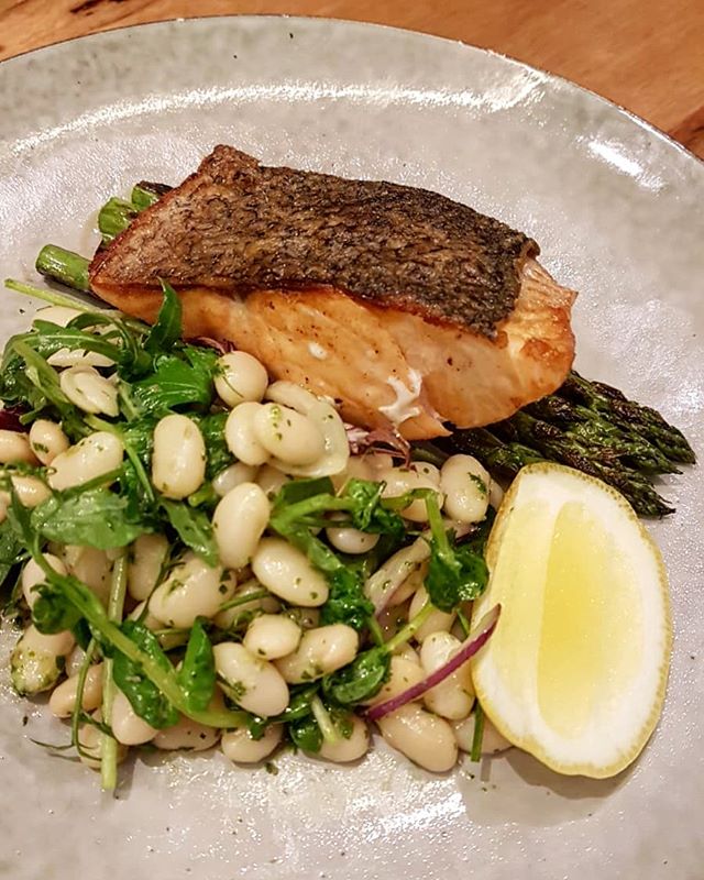 Why not start the weekend with our Crispy skinned salmon, asparagus and salsa verde in canalini bean salad for lunch!
-
-
-
#brightbirdespresso #newdish #specialdish #weekend #salmon #fish #warrnambool #lunchtime #friday