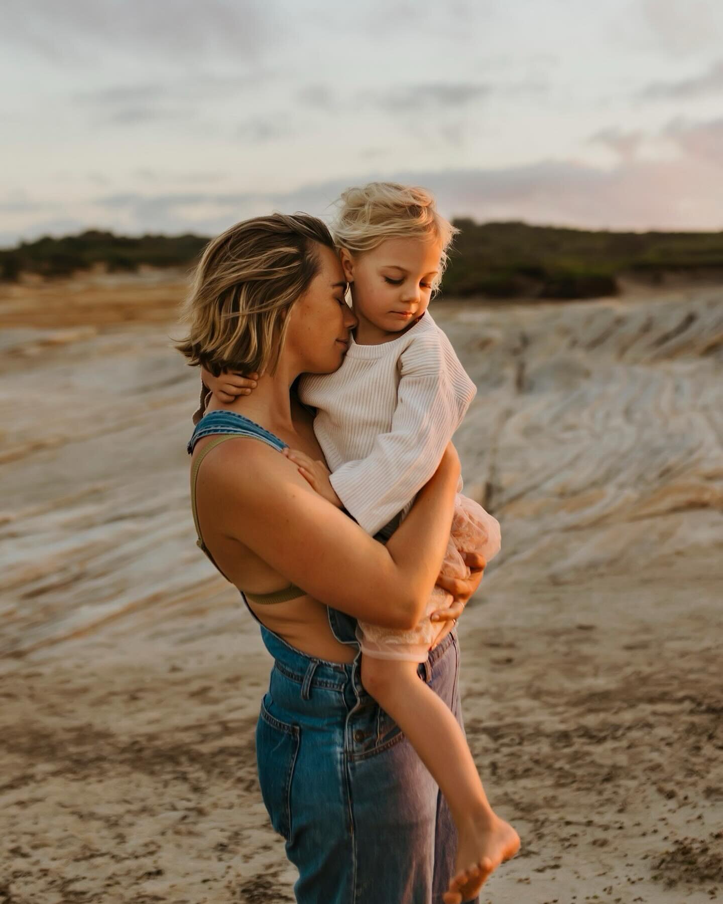 What an awesome sunrise capturing Monique and her family! 

So much fun and laughter!

Feeling the warm of the sun hit your body as the light beams, running downhills, watching all the planes go past and piggy back rides.

So much more to come from t