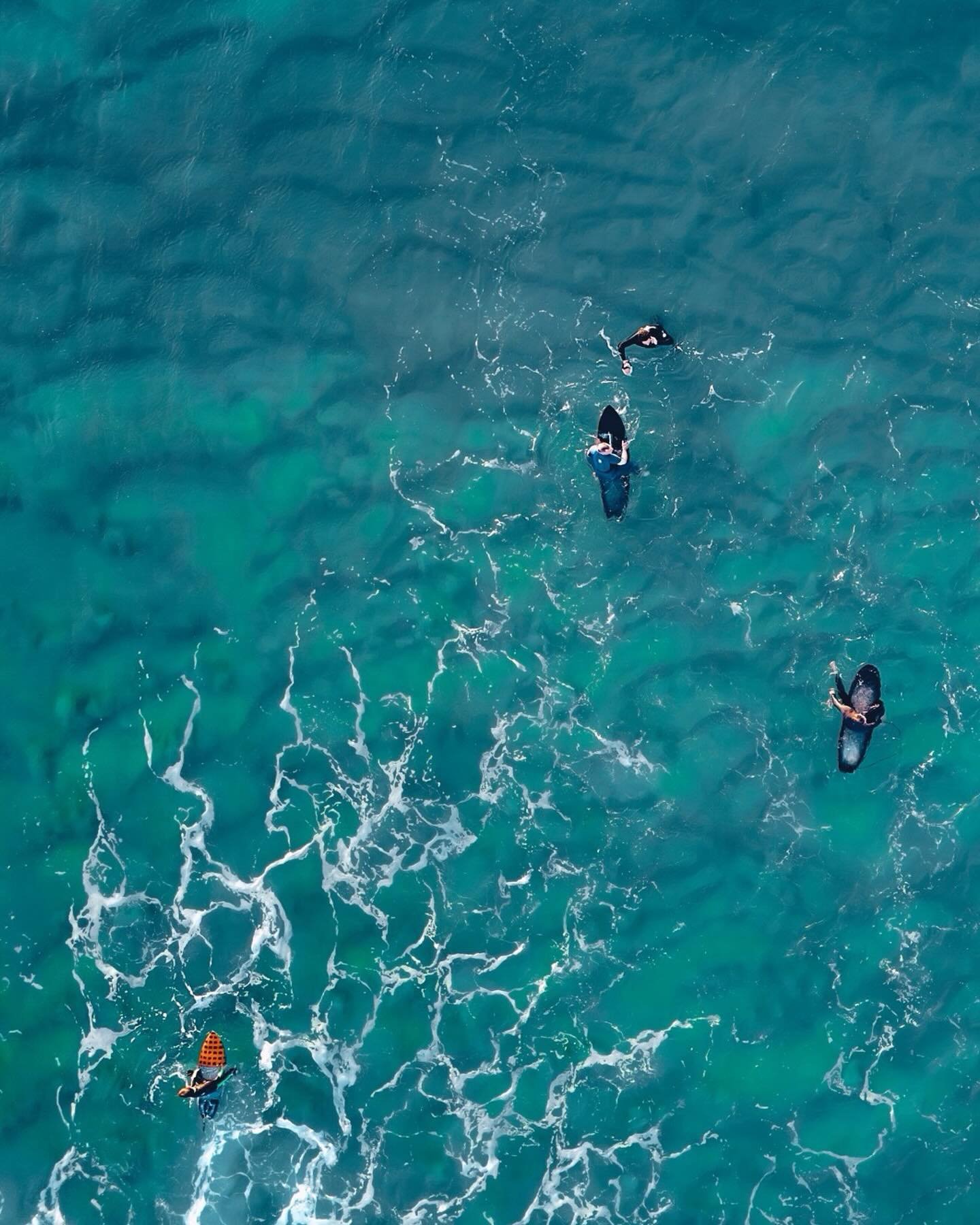 WINTER

A Winter sunrise at Maroubra. As soon as that sun peaks it is absolutely worth every cold moment.

#serenajonesphotography #sweetlittlepixels #maroubrabeach #portraits #surfers #beach #sunrisephotography #dronephotography