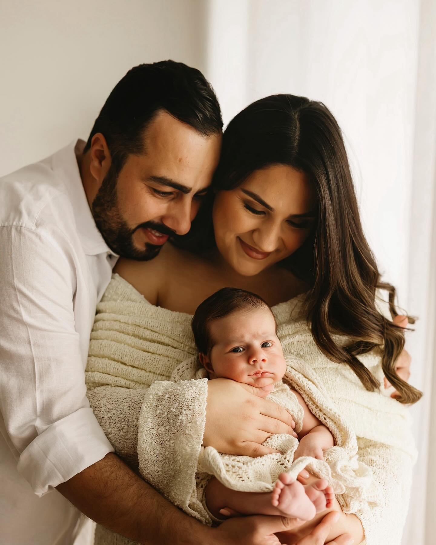 Capturing this beautiful 6 week old in the comfort of their home. 

If you would like more details about me coming to your home, please get in touch. 

#serenajonesphotography #inhomenewbornsession #newbornsession #familyportraits