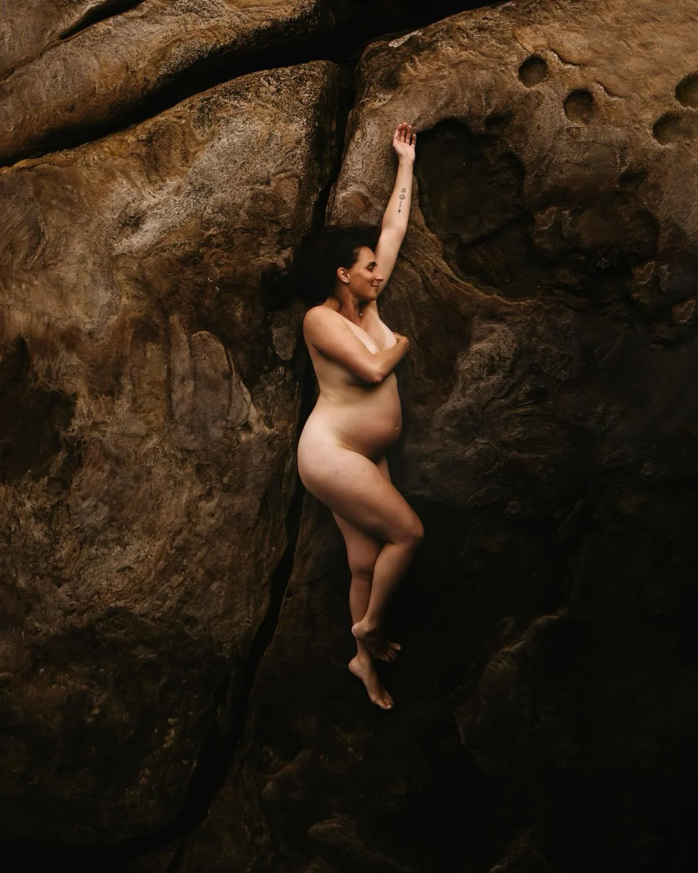 ✨ E A R T H  M U M M A ✨

I was so excited to capture this mumma to be. It has been a long journey for them and I was so honoured that they chose me to freeze this moment for them. A fellow yogi, a friend, a spiritual soul, you are going to be the be