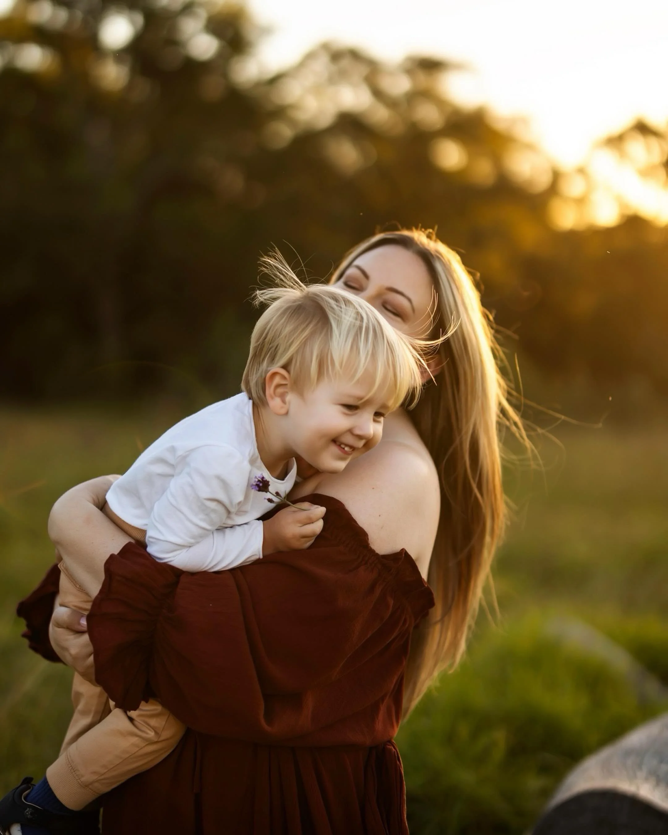 Family sessions are all about connection. No pressure, no perfect posing.

If you&rsquo;ve been thinking about updating your family photos, sunsets are perfect at the moment!

#serenajonesphotography #familysession #sydneyphotographer #sunsetphotosho