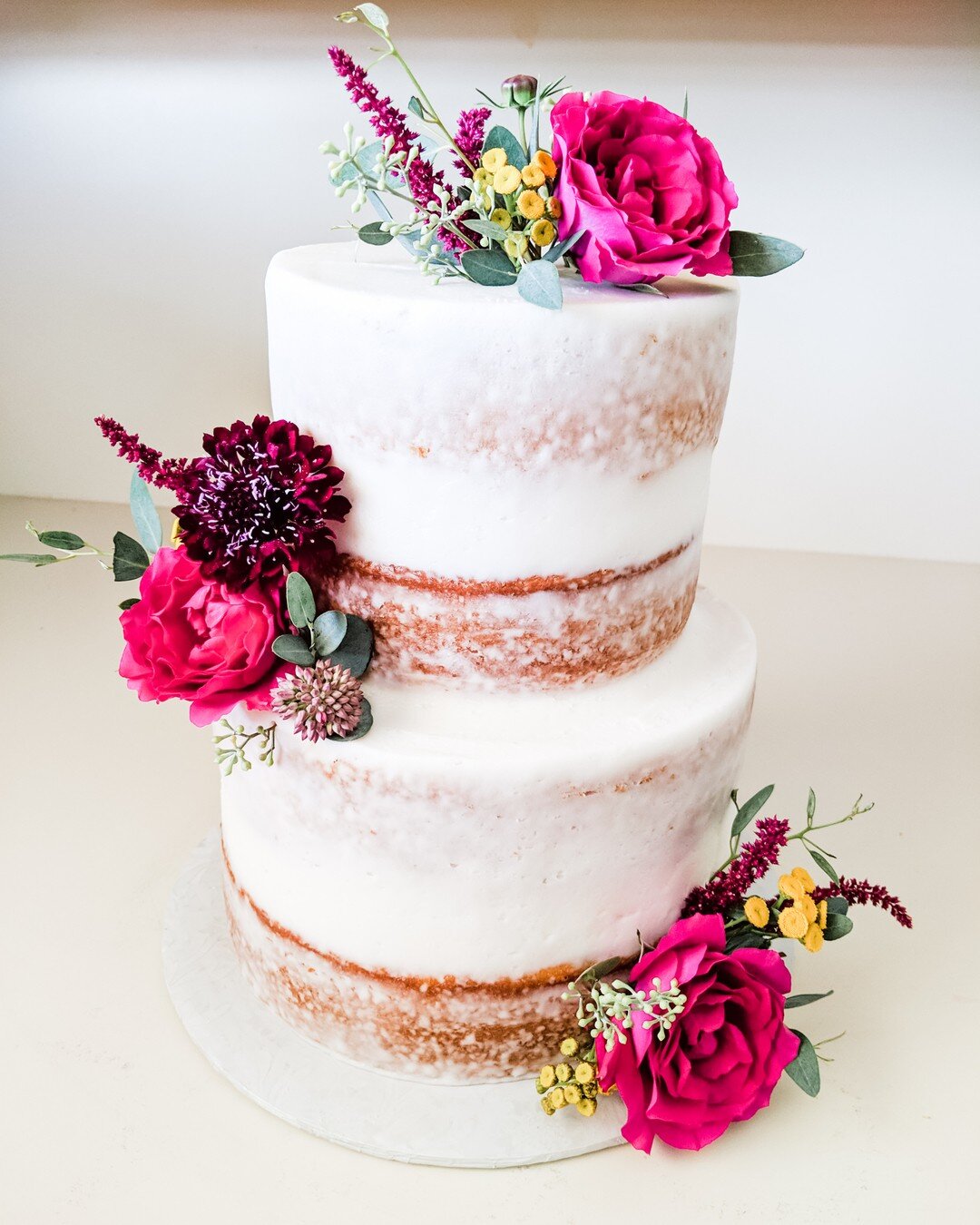 This bride wanted some beautiful bright tones for her intimate elopement. I love a splash of color added to this cake. 
 @rexburgcakes⠀⠀⠀⠀⠀⠀⠀⠀⠀
@plushfloral⠀⠀⠀⠀⠀⠀⠀⠀⠀
..⠀⠀⠀⠀⠀⠀⠀⠀⠀
..⠀⠀⠀⠀⠀⠀⠀⠀⠀
.