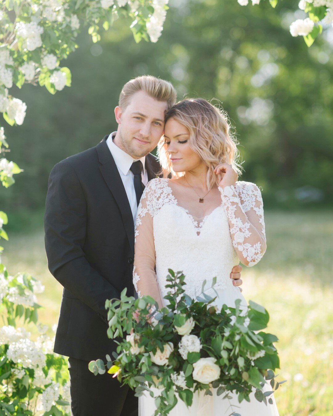 How cute are these two 🙌 ⠀⠀⠀⠀⠀⠀⠀⠀⠀
Designer @plushfloral⠀⠀⠀⠀⠀⠀⠀⠀⠀
Photographer @alyonaobornphotography⠀⠀⠀⠀⠀⠀⠀⠀⠀
Dress @laneigebridal_idahofalls⠀⠀⠀⠀⠀⠀⠀⠀⠀
MUAH @perf.scherf.parlour