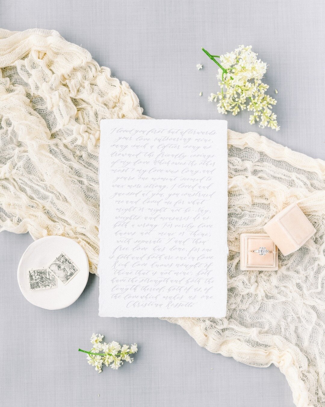 In love with this dreamy letter made custom by @jolieandcompany. Writing out your special thoughts for your wedding day is such a personal &amp; thoughtful detail to include into any wedding ceremony. ⠀⠀⠀⠀⠀⠀⠀⠀⠀
Photo @mckenzieryanfilmandphoto⠀⠀⠀⠀⠀⠀⠀⠀