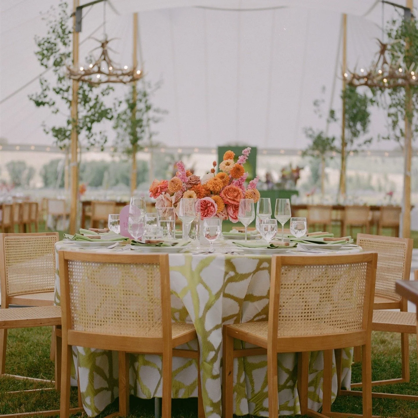 Little details highlighted from this wedding day. Congratulations to this sweet couple!! @cheyhuntley 🤍
Thanks to all the wonderful vendors who made this event possible ✨

Wedding Venue: @diamondcrossranch @diamondcrossranchweddings
Photography: @ha