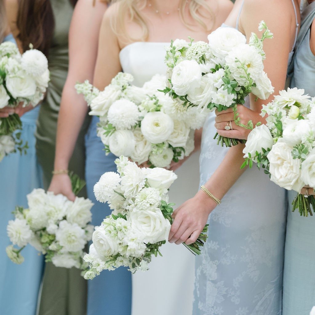Details of these bride + bridesmaid bouquets. Congratulations to this sweet couple C + A ✨

We are thankful for everyone that continues to trust us with their events going into 2026 this year truly is the best to come. Cheers!

Florals @plushfloral ?
