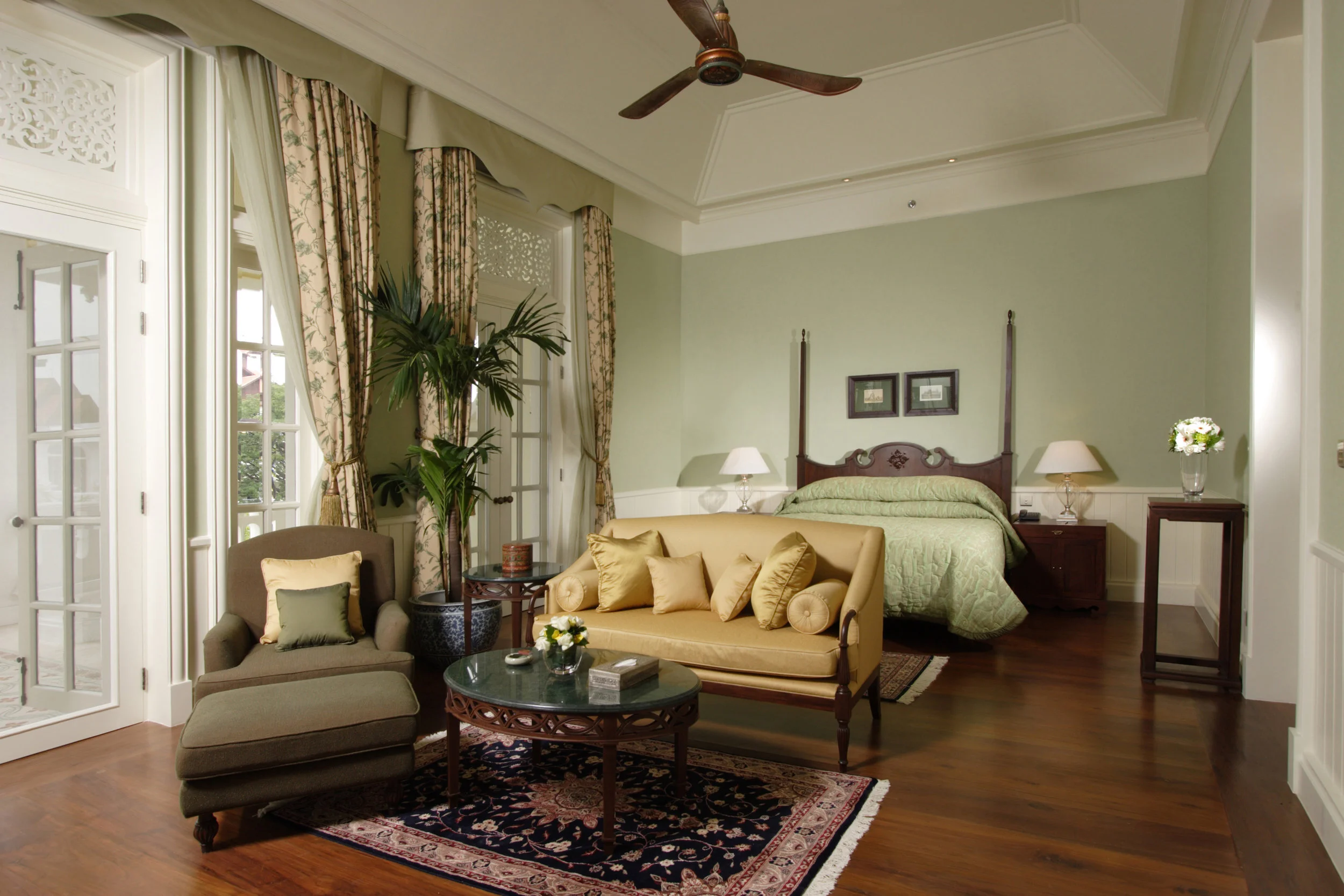 07 Deluxe Colonial Suite.jpg