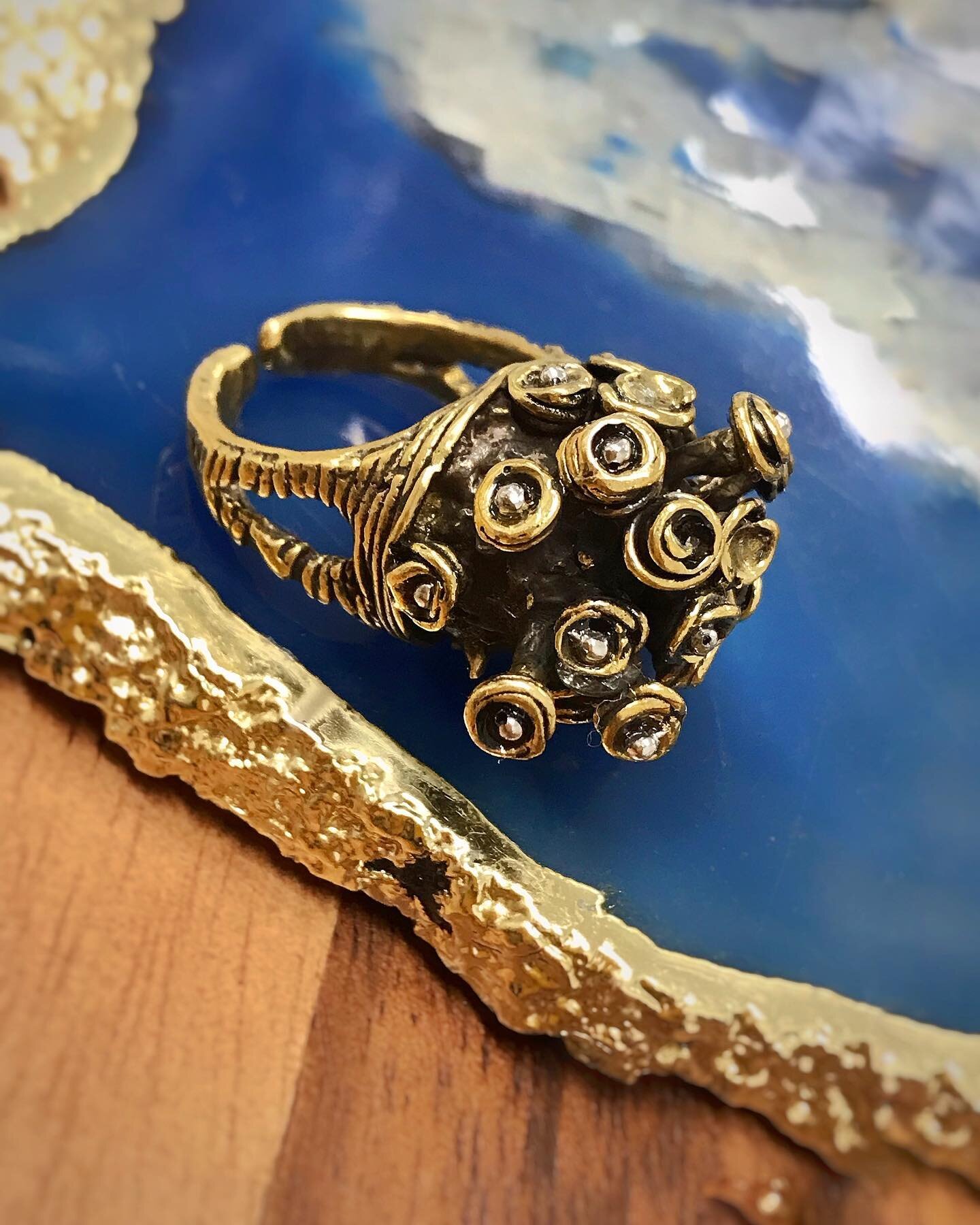 Krater Ring

#jewellery #ring #rings #bronze #london #textured #soho #happyshopping