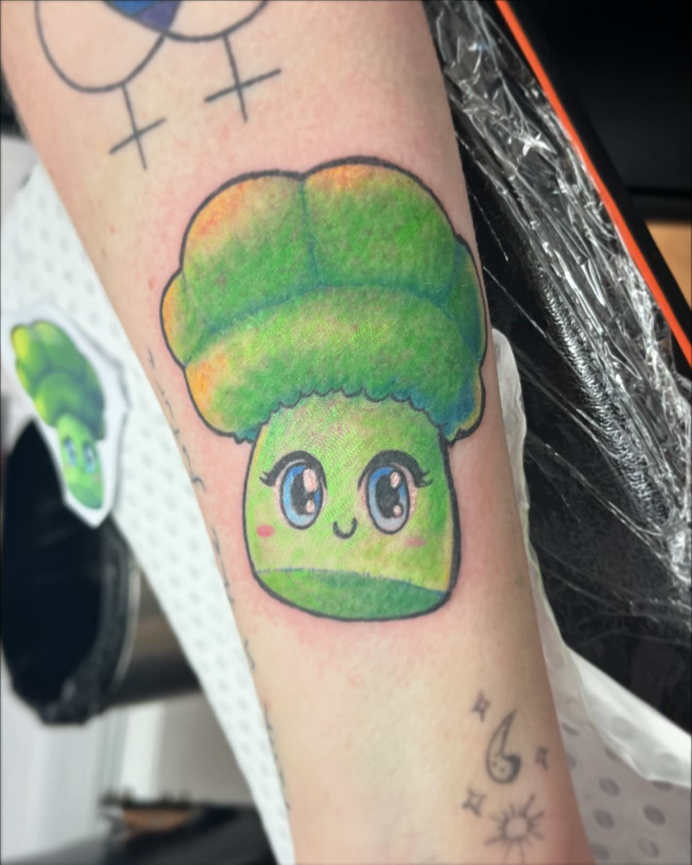 What a delightful little friend! Thank you so much for coming in @alyssalamshed!! 
Love bringing all your cute and colourful ideas to life! 💪 🥦 

#tattoo #tattooapprentice #cutetattoo #colourtattoo #infiniteworldstattoo