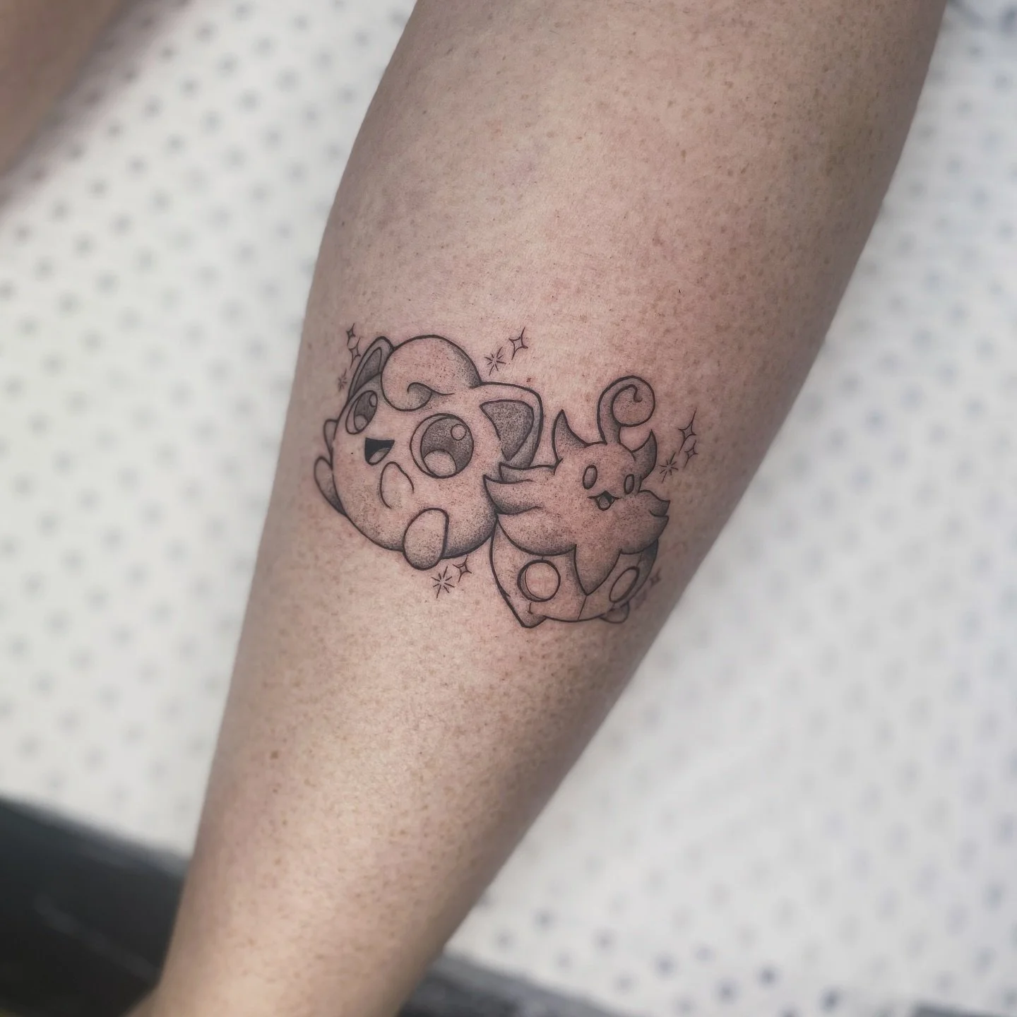 Matchy matchy 💖
Did some awesome family tattoos for some cool kids ✌️
Thanks so much Hayley &amp; Aaron for your trust with these sweet pieces 🖤

🕹️ done at @infiniteworldstattoo 
🌿 done with @aftercare_collective &amp; @metalfingers.com.au 
.
.
