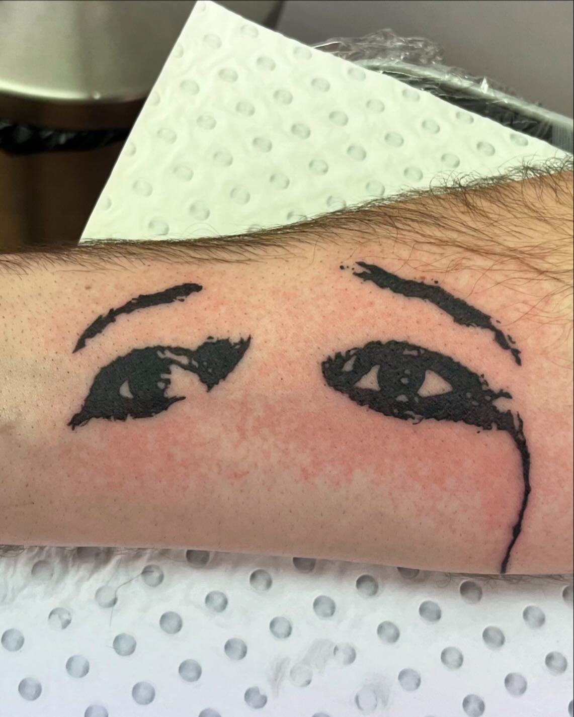 Got to tattoo the album art for Deftones&rsquo; album Ohms the other day for a client&rsquo;s first tattoo! Actually ended up being something in a style that I really vibe with, and combined with lovely conversation on the day, definitely a good time
