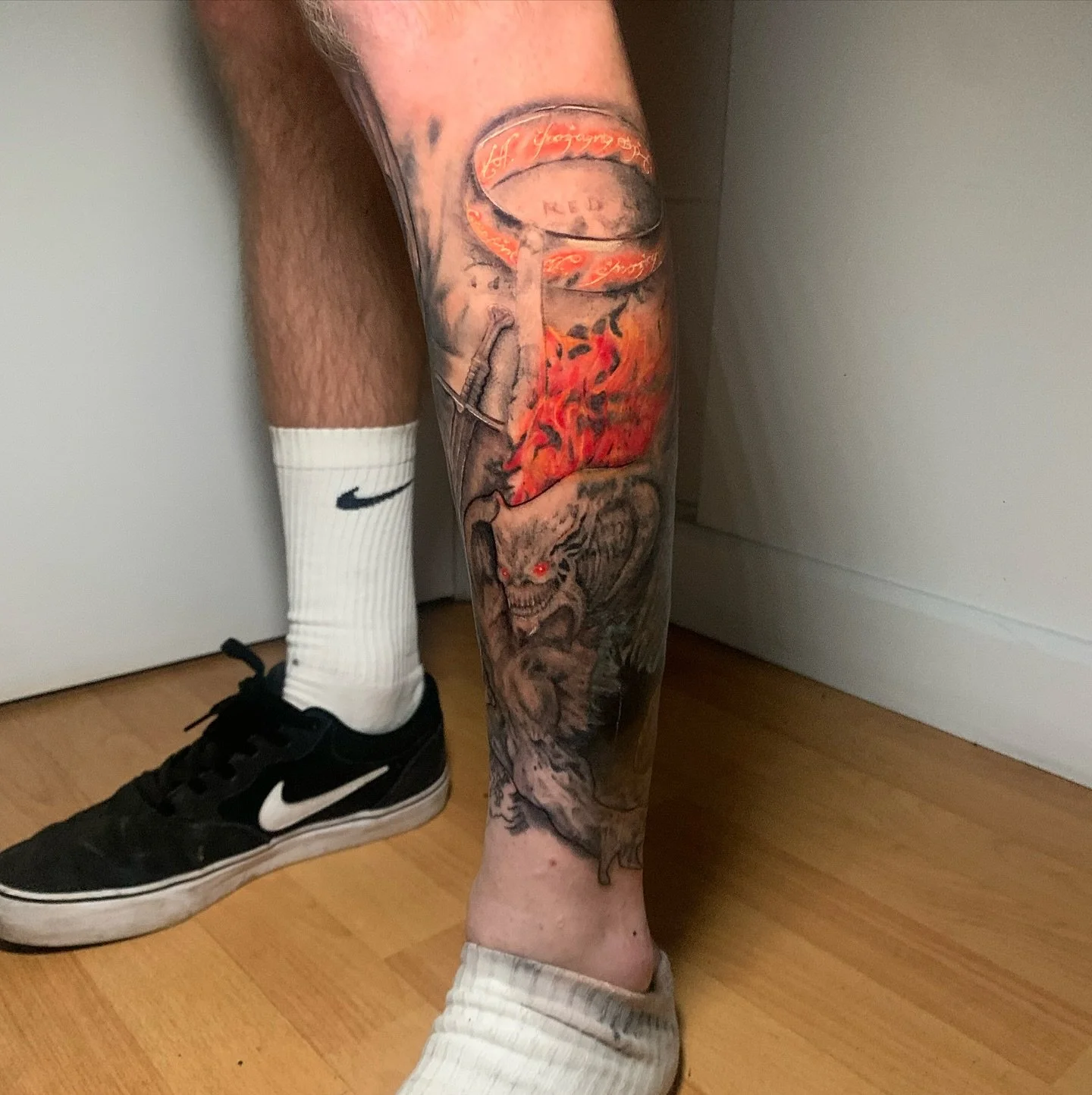 I have been WAITING to post this finished piece, was my first job on the books for 2025,  some parts healed some parts fresh, it has been an absolute pleasure to work on this LOTR blast over half leg for @grandmaster_onion , thankyou so much for your